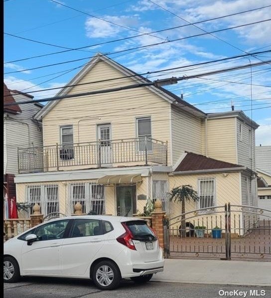 10939 Centreville Street, Ozone Park, Queens, NY - 5 Bedrooms  
3 Bathrooms  
12 Rooms - 