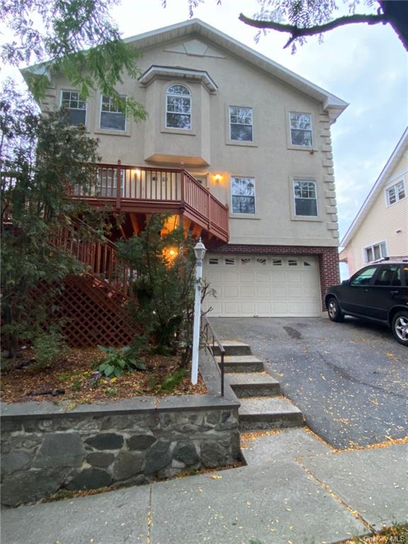 Rental Property at 444 N Terrace Avenue 2, Mount Vernon, New York - Bedrooms: 4 
Bathrooms: 2 
Rooms: 5  - $4,200 MO.