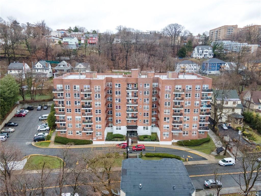 Photo 1 of 440 Warburton Avenue 3D, Yonkers, New York, $249,000, Web #: 6292296