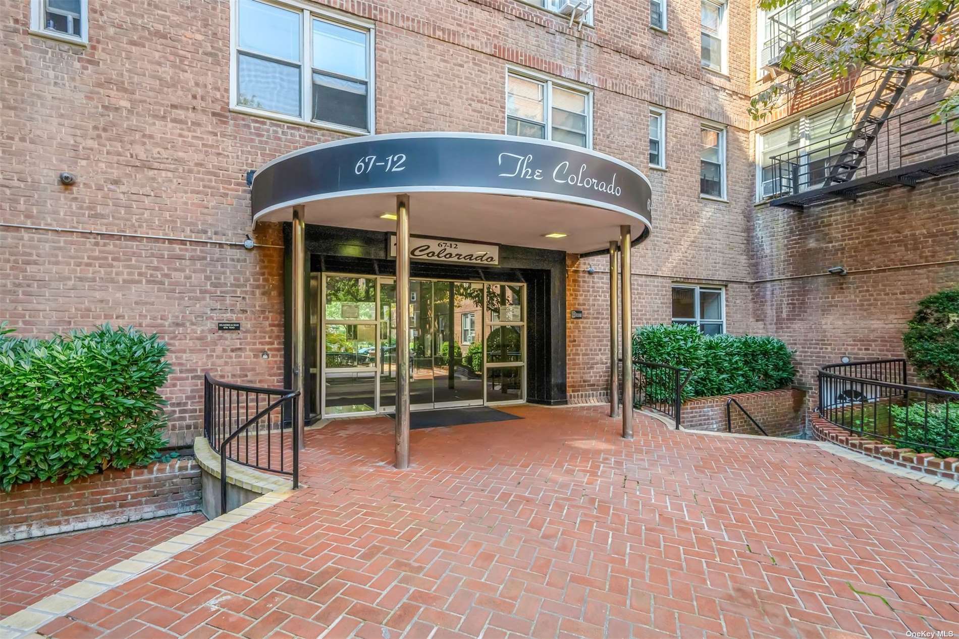 6712 Yellowstone Boulevard D8, Forest Hills, Queens, NY - 2 Bedrooms  
1 Bathrooms  
5 Rooms - 