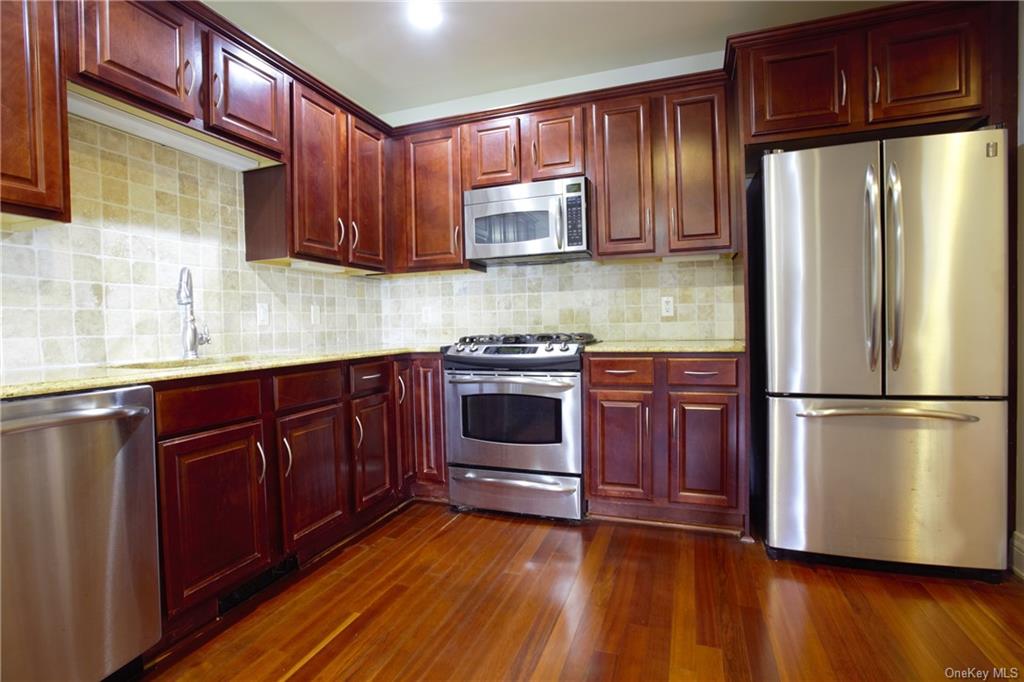Photo 8 of 27 of 431 Trump Park condo
