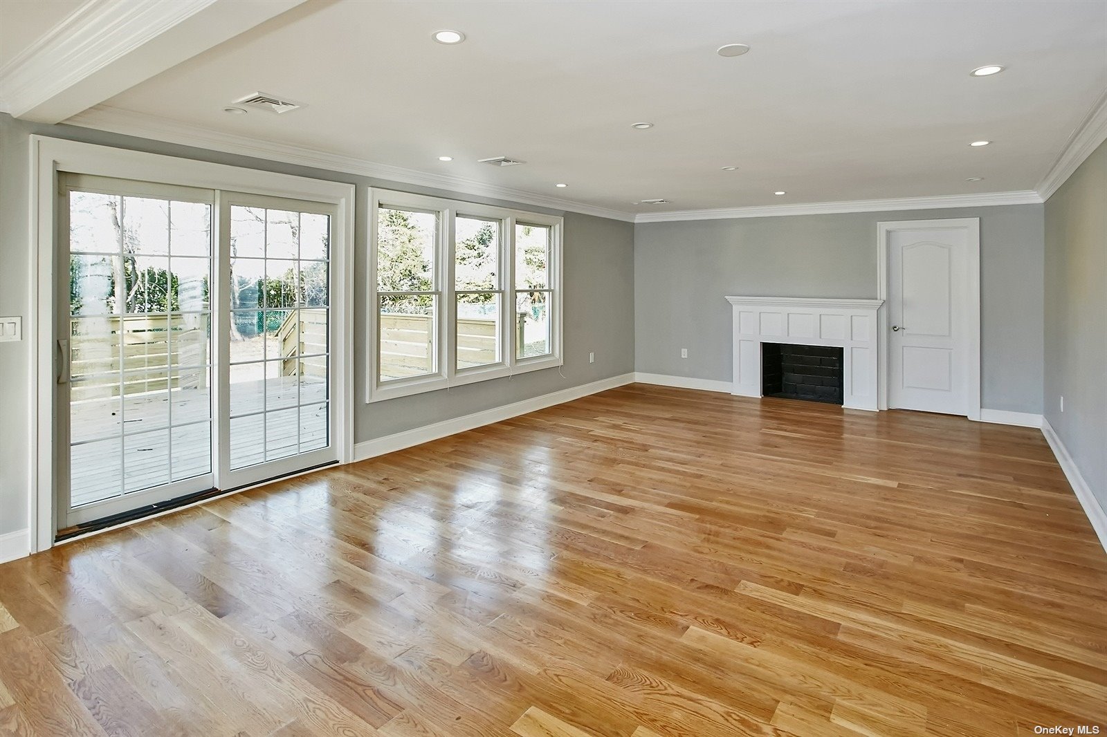 Photo 4 of 24 of 1334 Boxwood Drive house