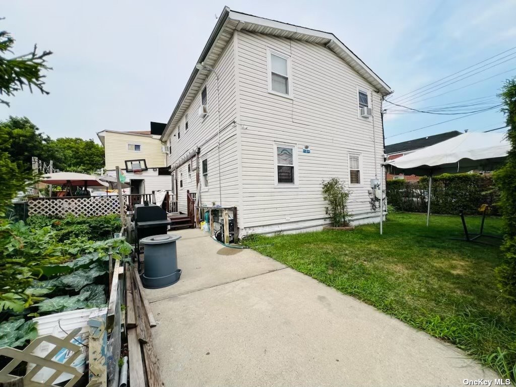 Property for Sale at 15505 113th Avenue, Jamaica, Queens, NY - Bedrooms: 6 
Bathrooms: 3 
Rooms: 12  - $1,150,000