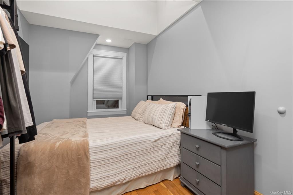 1828 Narragansett Avenue, Bronx, New York image 11