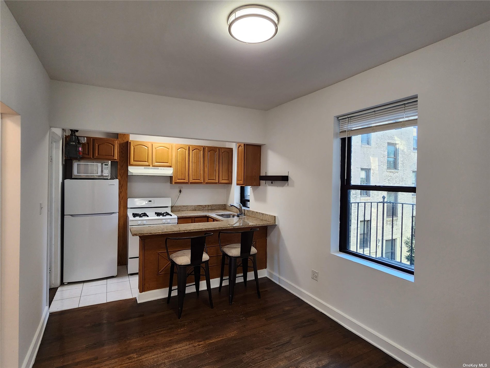 Rental Property at 2178 35th Street St 3E, Astoria, Queens, NY - Bedrooms: 2 
Bathrooms: 1 
Rooms: 5  - $2,500 MO.