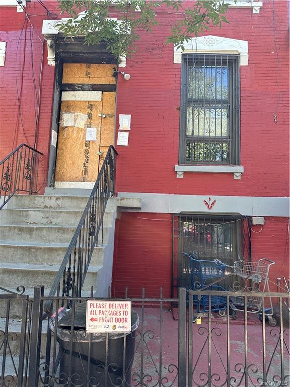 Property for Sale at 410 E 142 Street, Bronx, New York - Bedrooms: 9 
Bathrooms: 3 
Rooms: 10  - $639,000