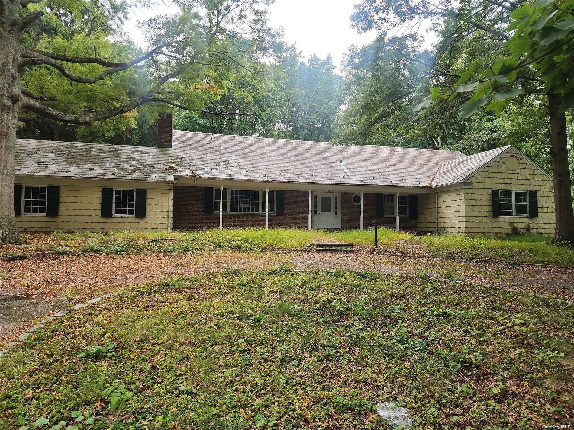 134 Skunks Misery Road, Lattingtown, New York image 1