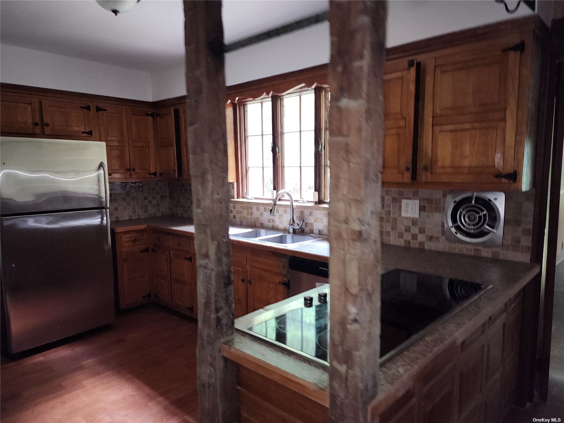134 Skunks Misery Road, Lattingtown, New York image 10