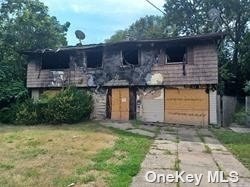 166 Oakland Avenue, Central Islip, New York image 1