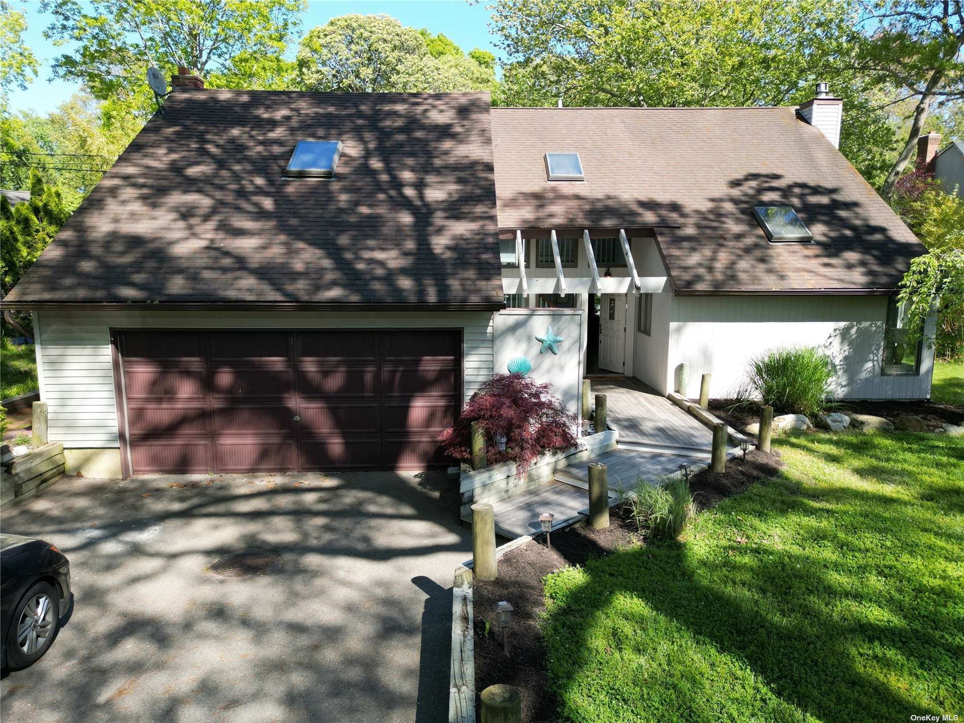 14 Beverly Court, Moriches, New York image 2