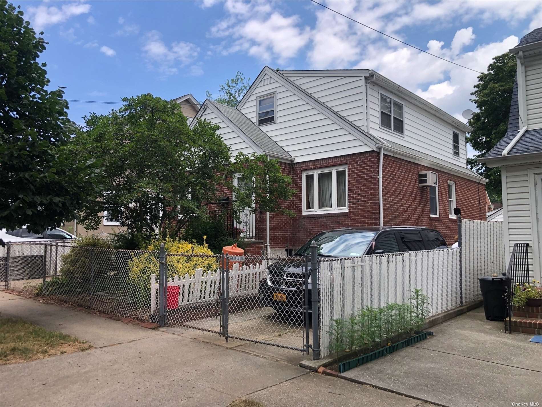 Property for Sale at 8645 261st Street, Floral Park, Queens, NY - Bedrooms: 4 
Bathrooms: 2 
Rooms: 7  - $815,000