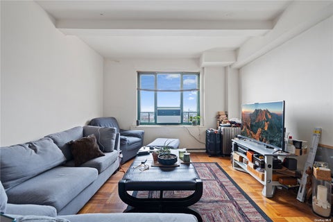 Condo For Sale - 1604 Metropolitan Avenue #12G<br/> Bronx, NY 10462