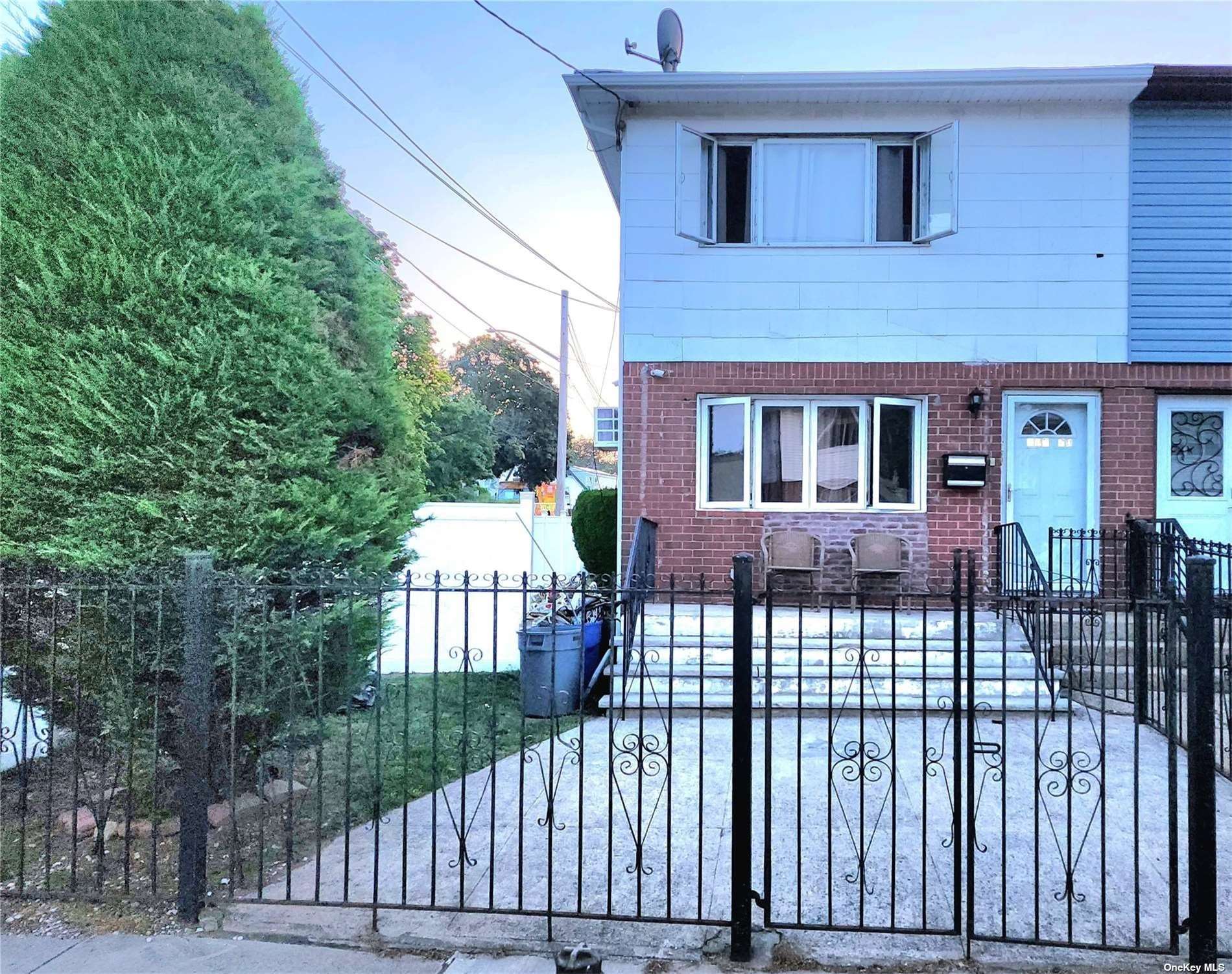 18701 Ridgedale Street, Springfield Gardens, Queens, NY - 4 Bedrooms  
3 Bathrooms  
7 Rooms - 