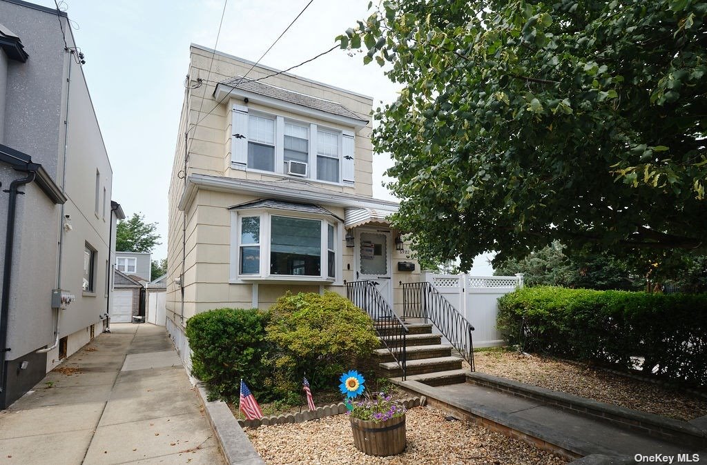 6902 69th Street, Ridgewood, Queens, NY - 3 Bedrooms  
2 Bathrooms  
6 Rooms - 