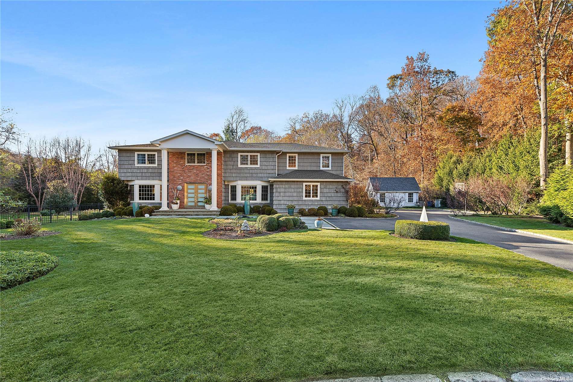 Property for Sale at 9 Flower Hill Court, Huntington, Hamptons, NY - Bedrooms: 5 
Bathrooms: 5  - $1,799,000