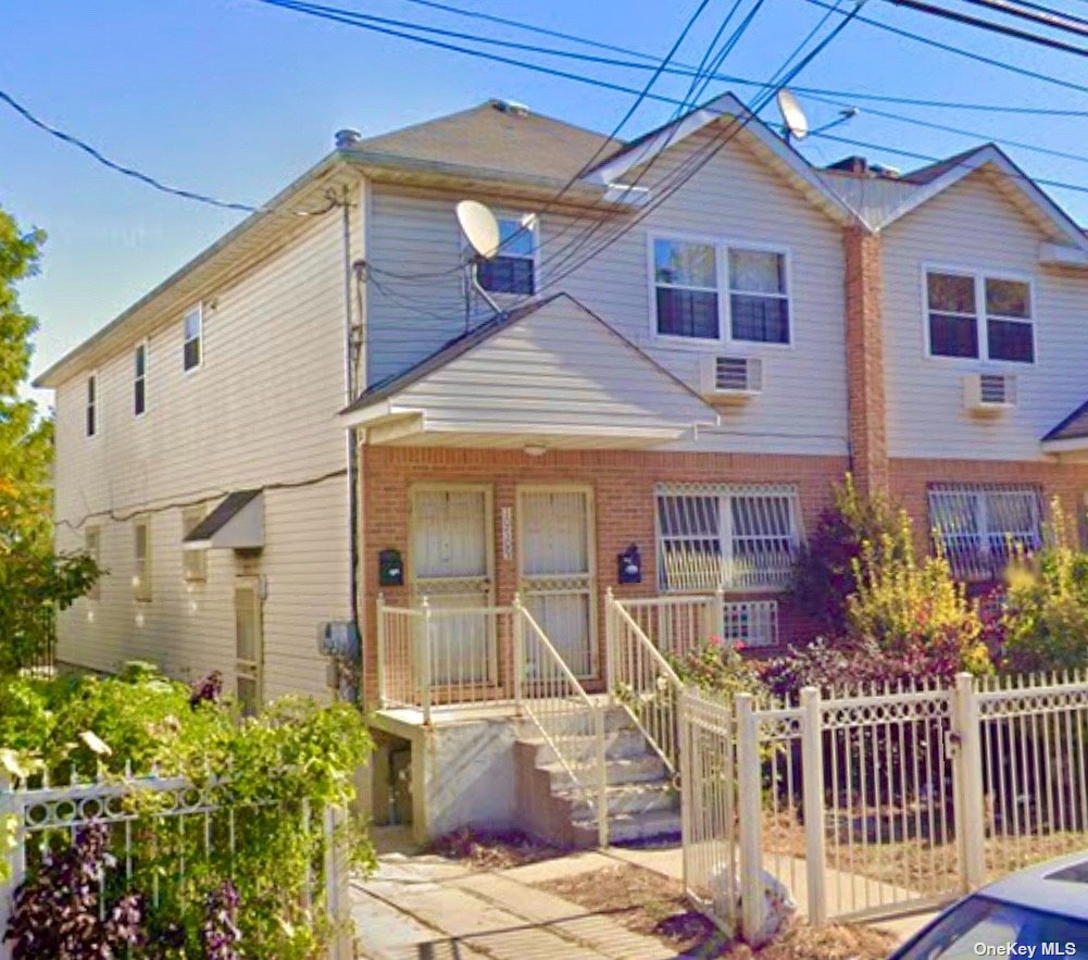 Property for Sale at 10709 160th Street Street, Jamaica, Queens, NY - Bedrooms: 6 
Bathrooms: 5 
Rooms: 14  - $1,139,000