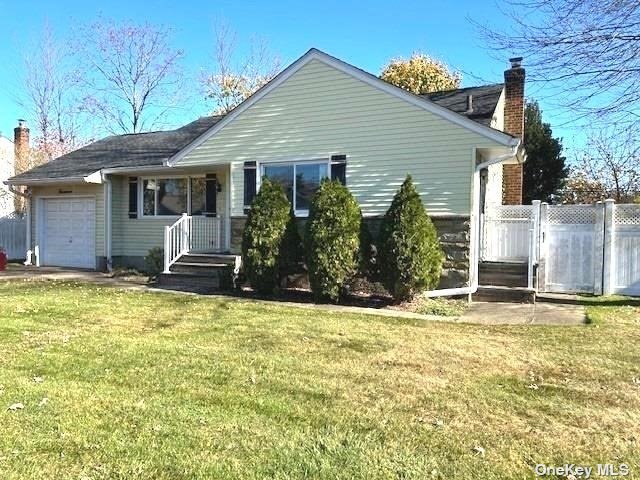 14 Seneca Drive, Massapequa, New York image 1