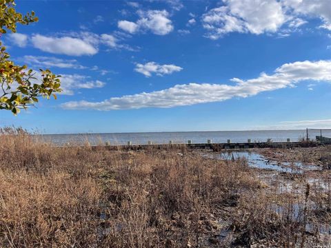 Vacant Land For Sale - 4 Grandview Drive<br/> Blue Point, NY 11715