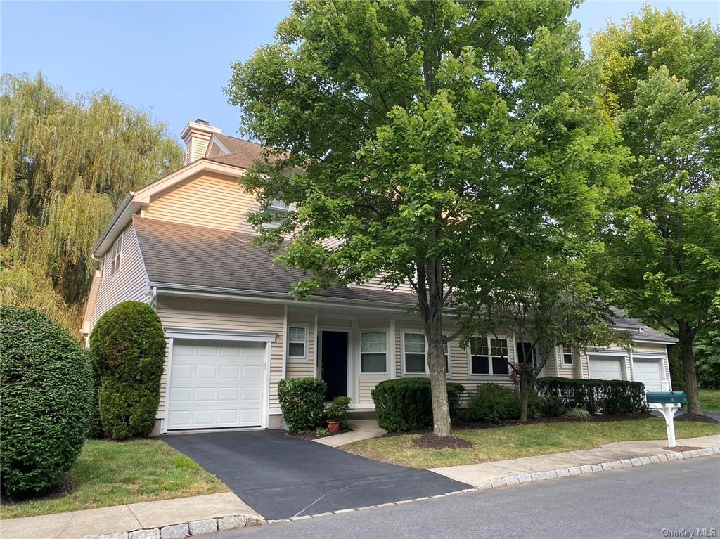 Property for Sale at 2 Briarbrook Drive, Briarcliff Manor, New York - Bedrooms: 3 
Bathrooms: 3 
Rooms: 7  - $825,800