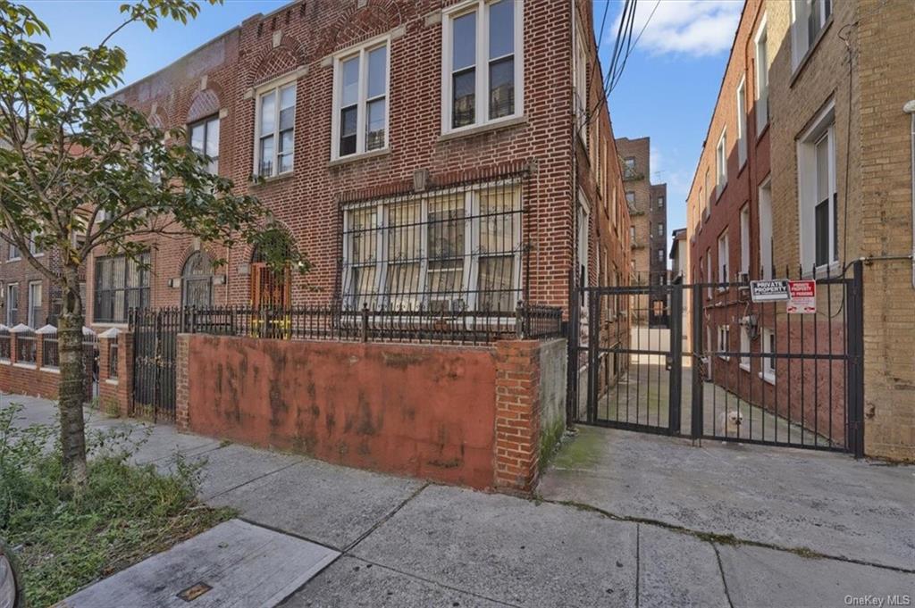 Property for Sale at 1927 Loring Place, Bronx, New York - Bedrooms: 6 
Bathrooms: 4  - $799,999