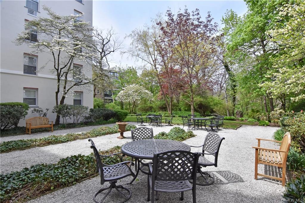 2 Stoneleigh Plaza #3G, Bronxville, New York image 4