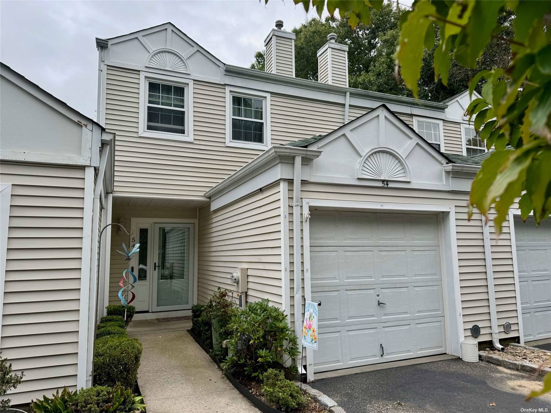 View Manorville, NY 11949 townhome