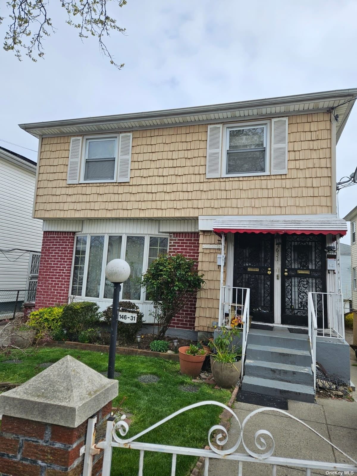 Property for Sale at 14631 223rd Street, Springfield Gardens, Queens, NY - Bedrooms: 6 
Bathrooms: 4.5 
Rooms: 15  - $1,175,000