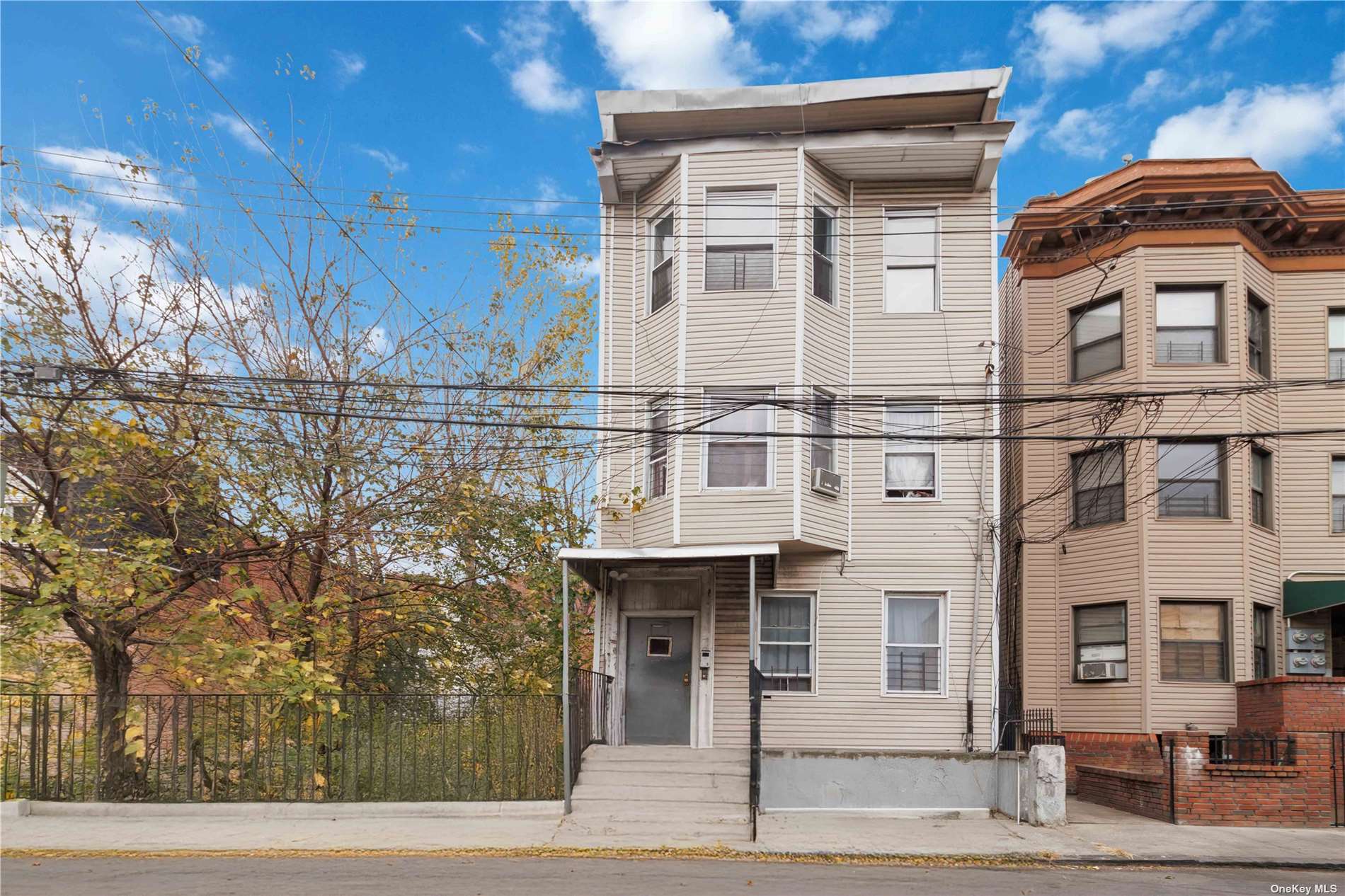 459 E 185th Street, Bronx, New York - 9 Bedrooms  
3 Bathrooms  
15 Rooms - 