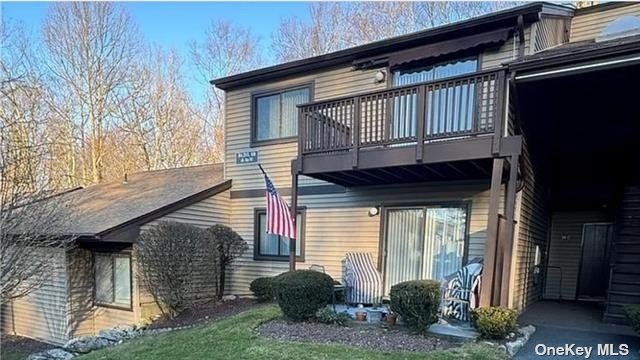 68 Independence Court E, Yorktown Heights, New York - 2 Bedrooms  
2 Bathrooms  
4 Rooms - 