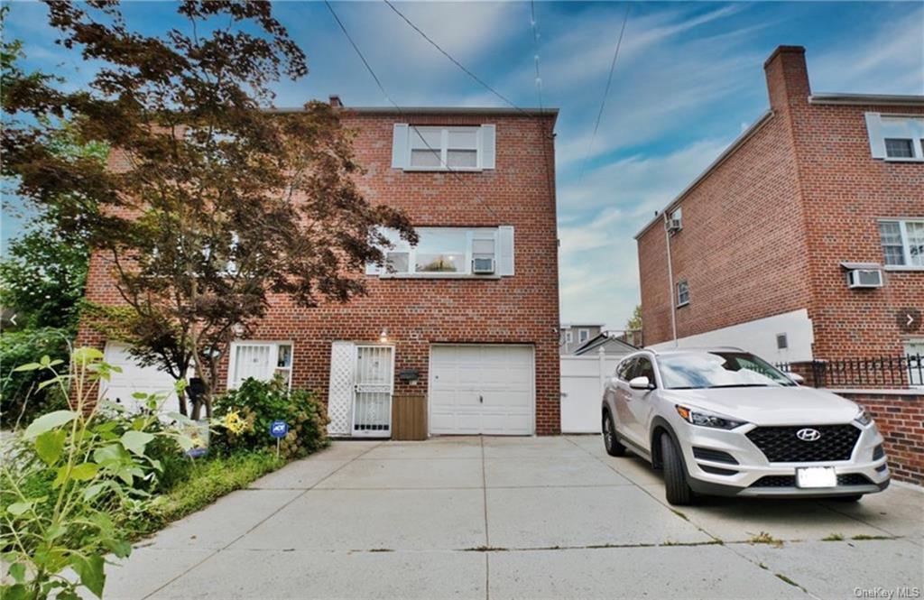 Property for Sale at 113 Buckley Street, Bronx, New York - Bedrooms: 3 
Bathrooms: 3 
Rooms: 7  - $615,000