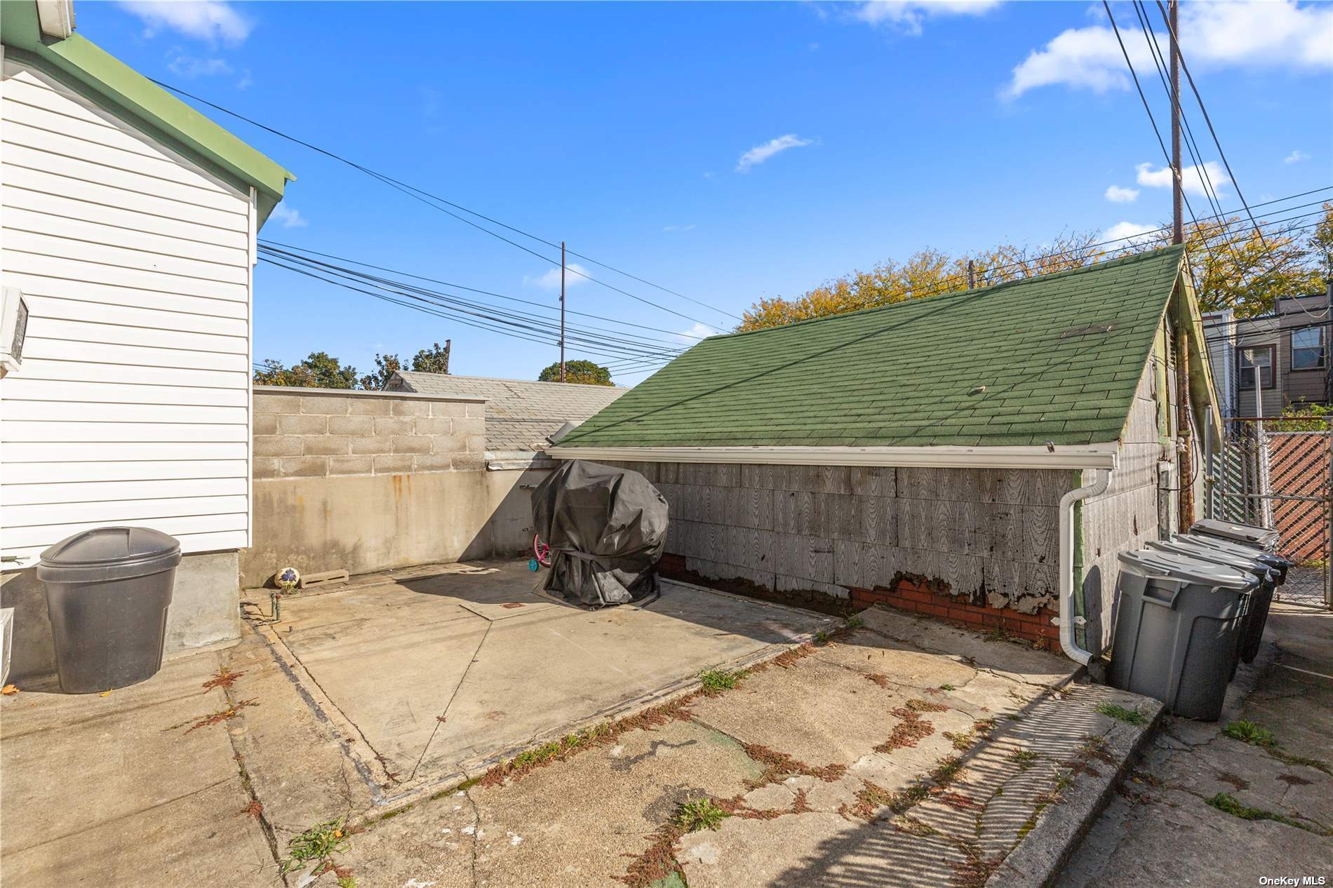 East Elmhurst, New York 11369, United States, 5 Bedrooms Bedrooms, ,2 BathroomsBathrooms,Residential,Pending,29457