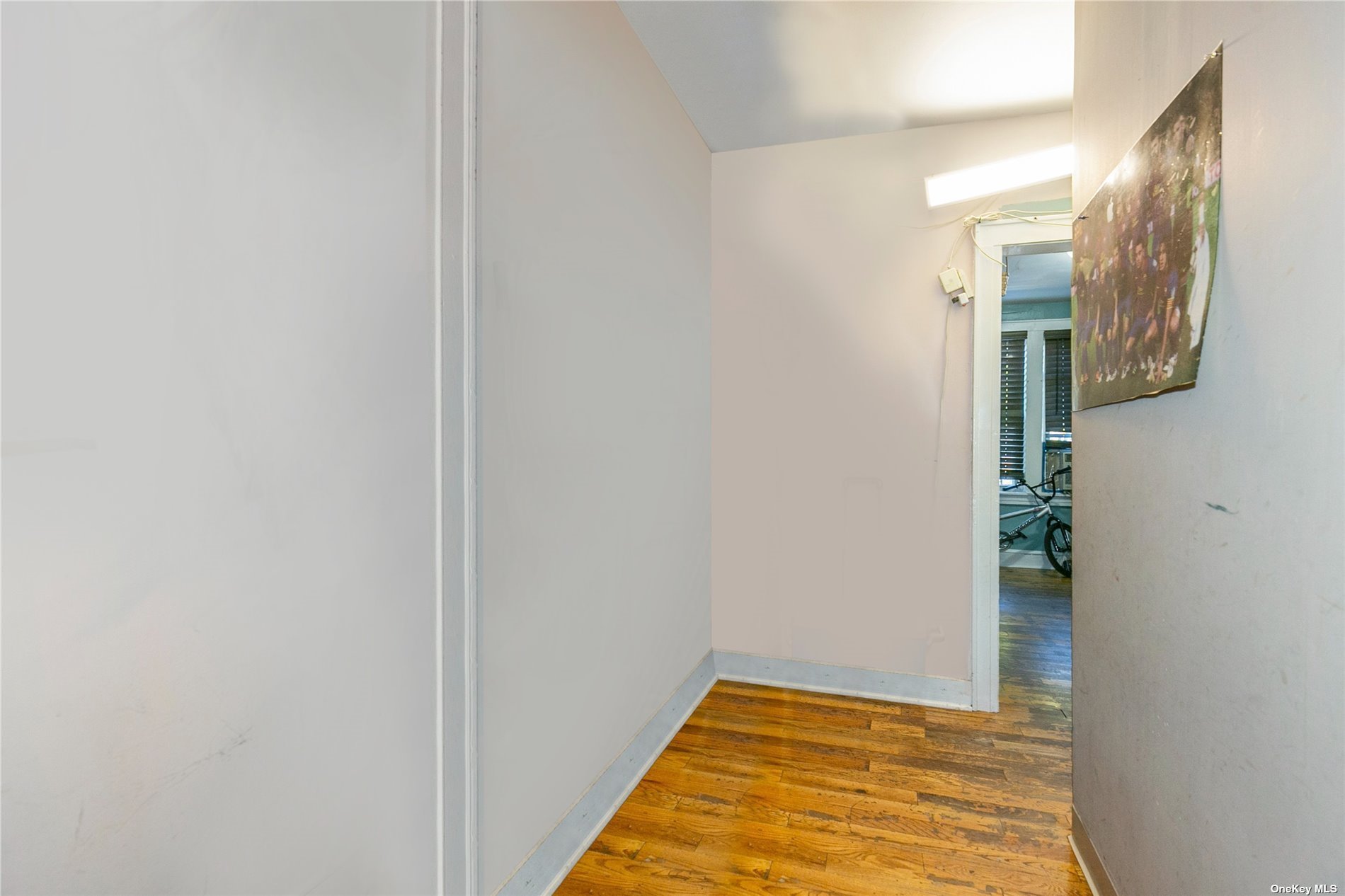 East Elmhurst, New York 11369, United States, 5 Bedrooms Bedrooms, ,2 BathroomsBathrooms,Residential,Pending,29457