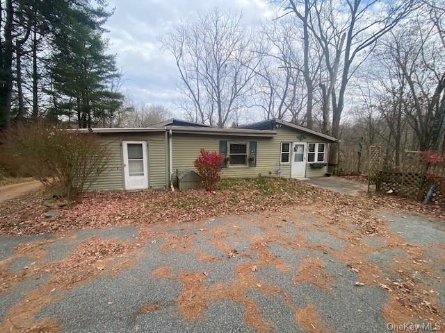 Property for Sale at 217 Carboy Road, Middletown, New York - Bedrooms: 2 
Bathrooms: 1 
Rooms: 5  - $199,900