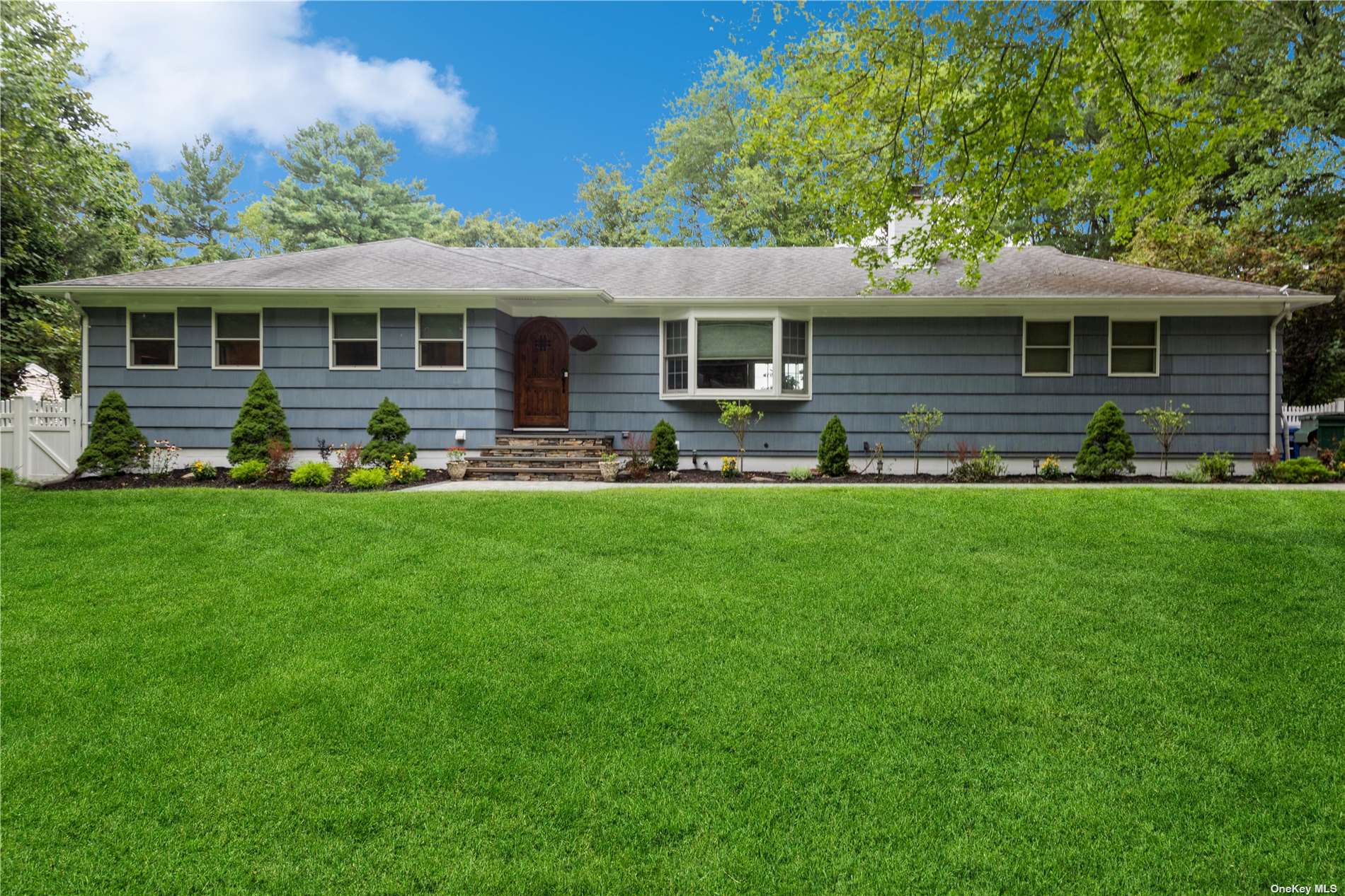 41 New Mill Road, Smithtown, Hamptons, NY - 3 Bedrooms  
2 Bathrooms - 