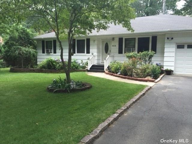 425 Oak Avenue, Flanders, New York image 1