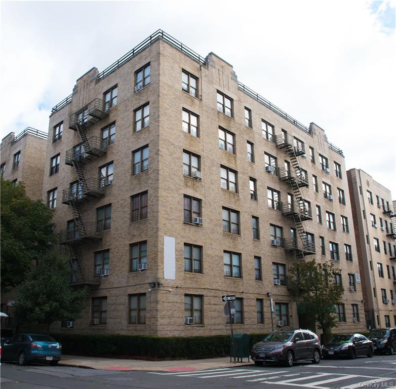 Property for Sale at 55 E 190th Street 63, Bronx, New York - Bedrooms: 1 
Bathrooms: 1 
Rooms: 3  - $179,999