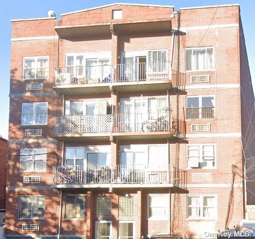 4110 97th 4D, Flushing, Queens, NY - 2 Bedrooms  
1 Bathrooms  
4 Rooms - 