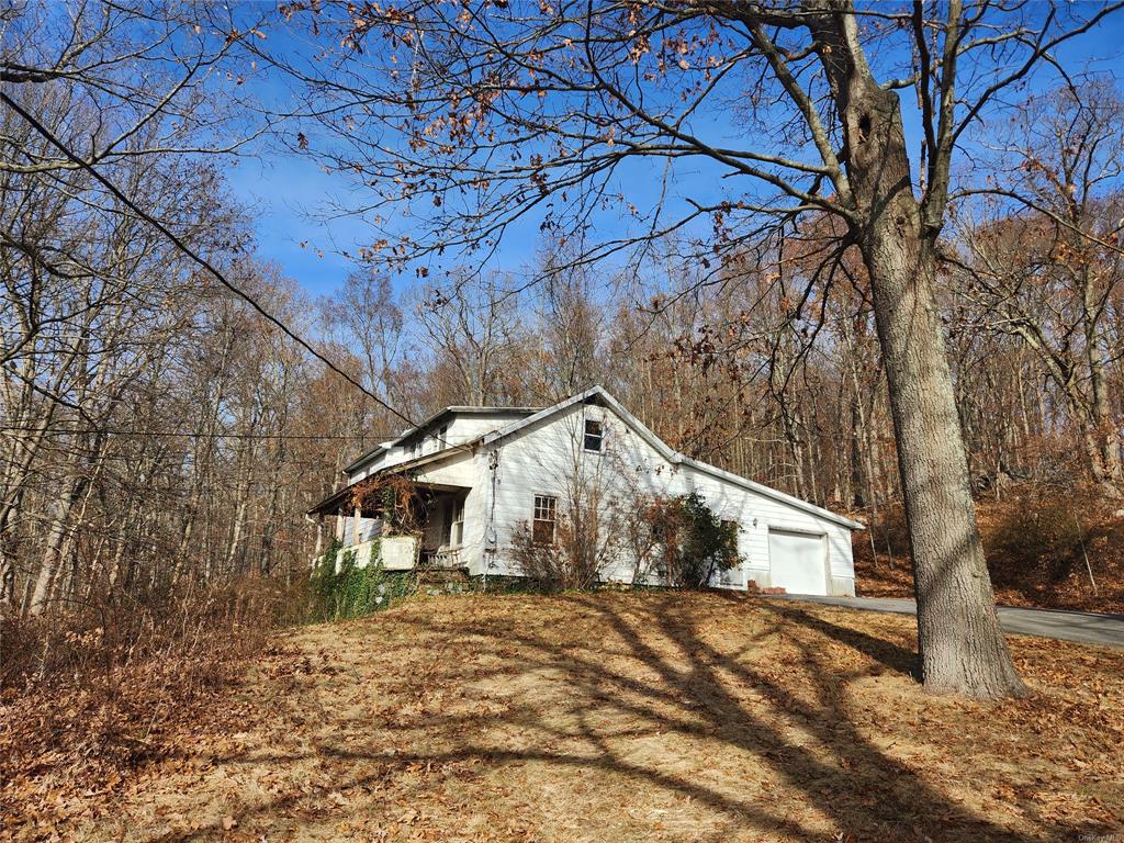 Property for Sale at 408 Hosner Mountain Road, Stormville, New York - Bedrooms: 3 
Bathrooms: 3 
Rooms: 6  - $249,000