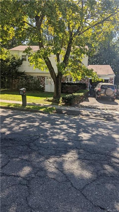 Homes For Sale - 3 Valley Drive<br/> Nanuet, NY 10954