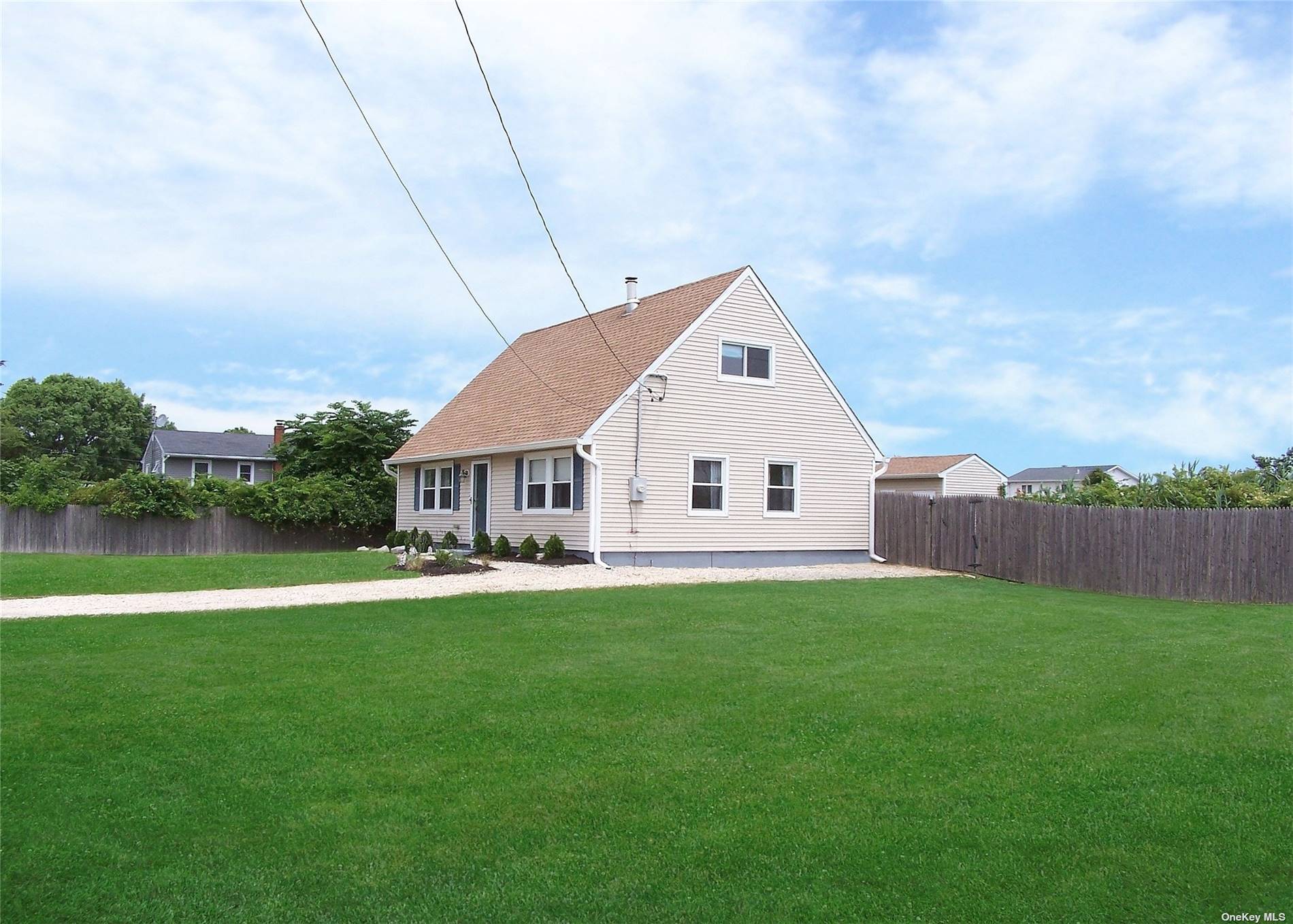 87 Bayview Drive, Mastic Beach, New York image 3