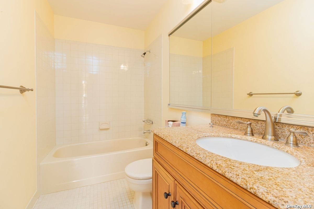 Photo 11 of 14 of 2555 Youngs Avenue 18A condo