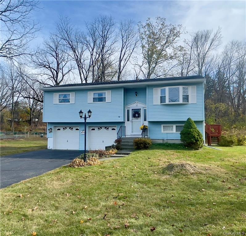 Property for Sale at 31 Kretch Cir, Wappingers Falls, New York - Bedrooms: 3 
Bathrooms: 2 
Rooms: 7  - $375,000