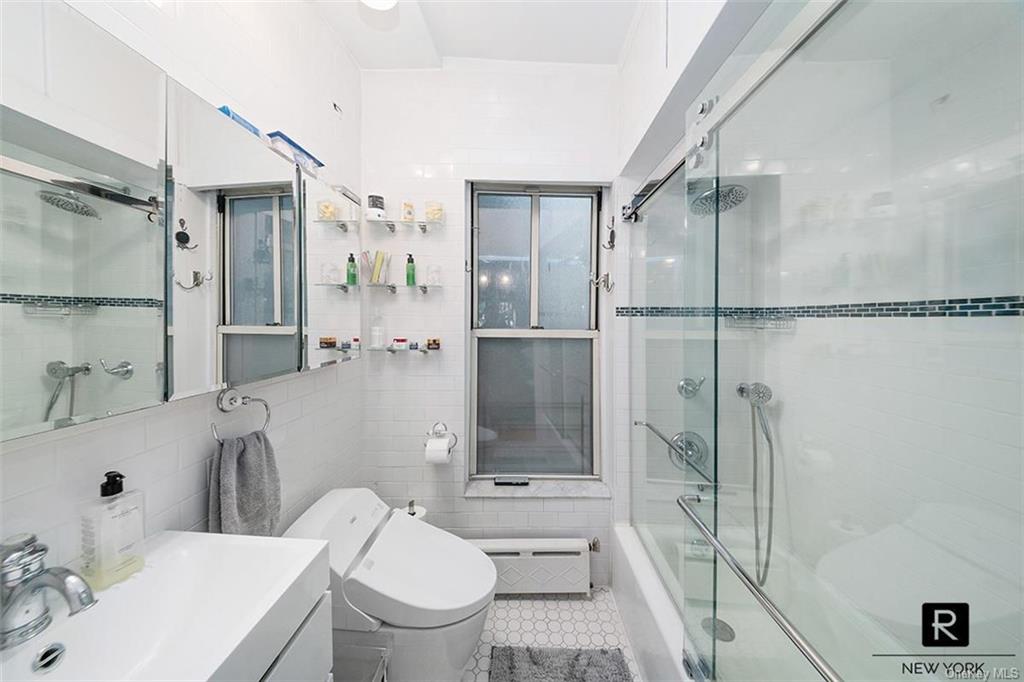 Photo 8 of 10 of 308 Mott Street 2-C co-op property