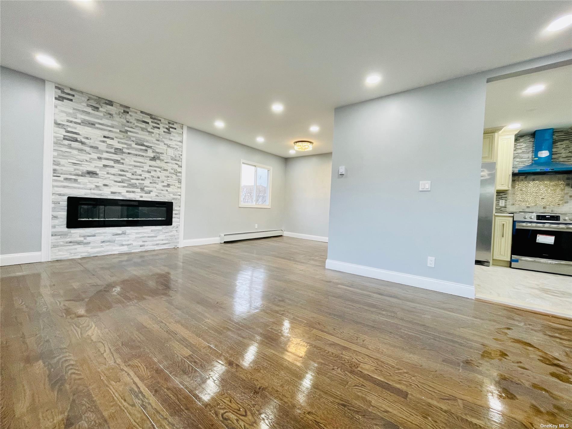 Photo 3 of 20 of 43 3rd Avenue house