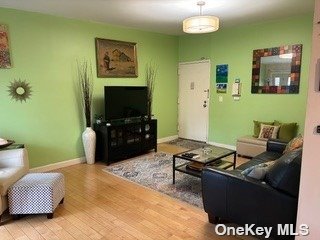 420 Maryland Avenue #3B, Staten Island, New York image 3