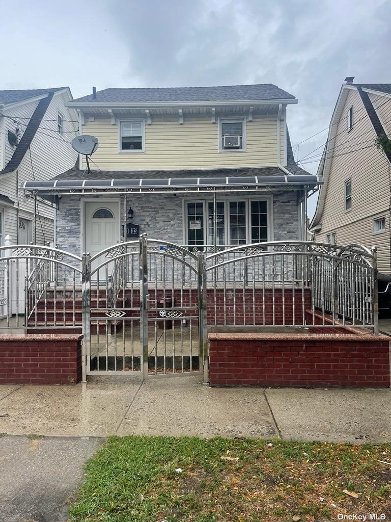 9103 212th Street, Queens Village, Queens, NY - 4 Bedrooms  
4.5 Bathrooms  
8 Rooms - 