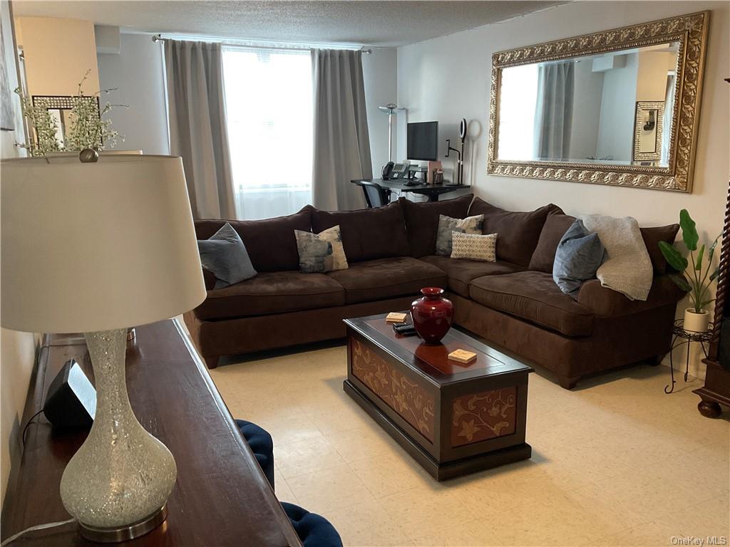 Property for Sale at Newbold Avenue 1008, Bronx, New York - Bedrooms: 1 
Bathrooms: 1 
Rooms: 3  - $169,000