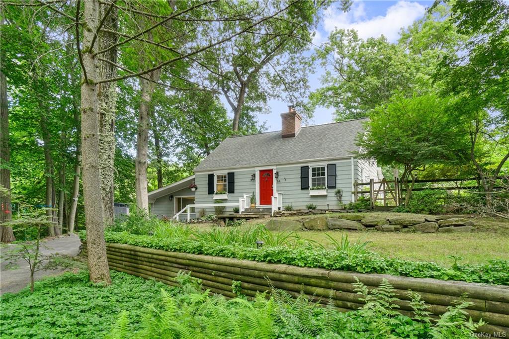 64 Pine Cliff Road, Chappaqua, New York - 3 Bedrooms  
2 Bathrooms  
9 Rooms - 