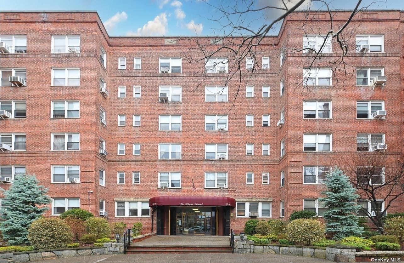 Property for Sale at 6361 99th Street D4, Rego Park, Queens, NY - Bedrooms: 2 
Bathrooms: 1 
Rooms: 4  - $488,000