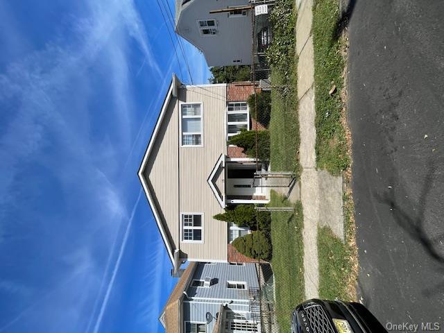 15 Hill Terrace 2, Yonkers, New York - 3 Bedrooms  
1 Bathrooms  
4 Rooms - 